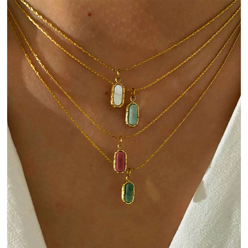 Goldene Edelstahl-Halskette mit Naturstein-Anhänger Muschelweiß